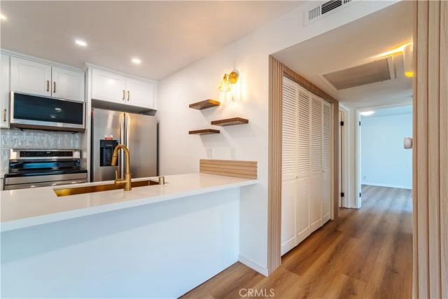 21951 Rimhurst Drive 202, Lake Forest, CA 92630