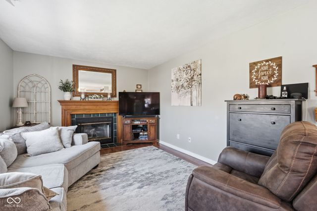 556 Alton Drive, Greenwood, IN 46143