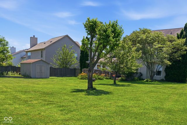 556 Alton Drive, Greenwood, IN 46143