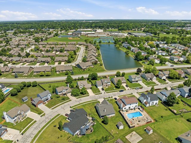 556 Alton Drive, Greenwood, IN 46143