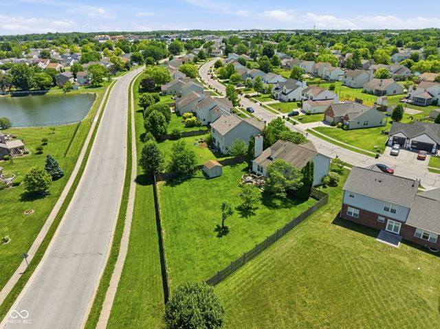 556 Alton Drive, Greenwood, IN 46143