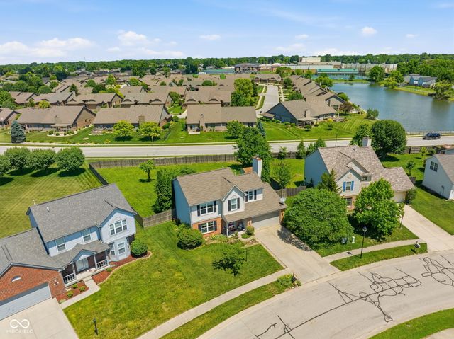 556 Alton Drive, Greenwood, IN 46143