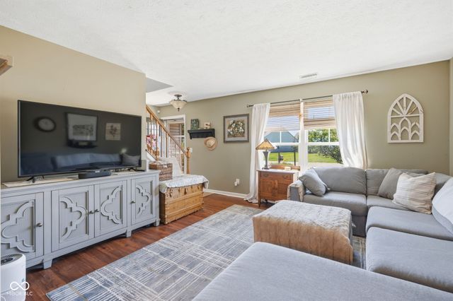 556 Alton Drive, Greenwood, IN 46143