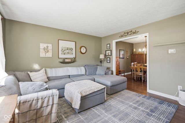 556 Alton Drive, Greenwood, IN 46143