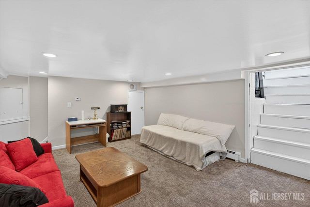 49 Metuchen Avenue, Woodbridge Proper, NJ 07095