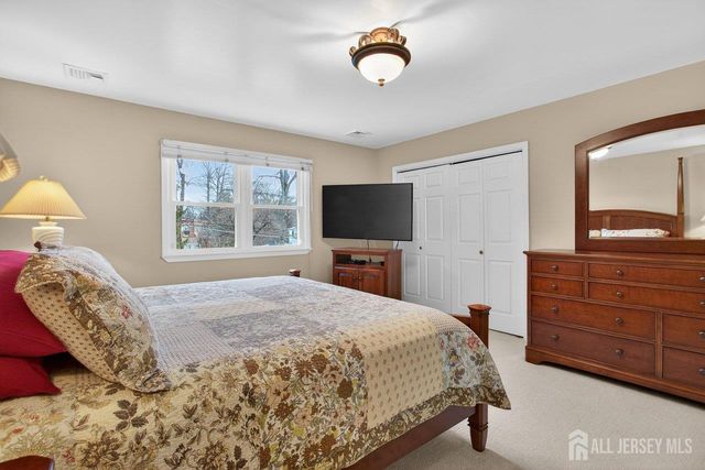 49 Metuchen Avenue, Woodbridge Proper, NJ 07095