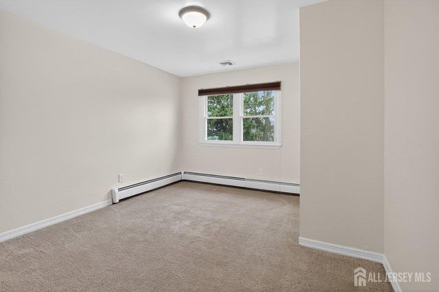 49 Metuchen Avenue, Woodbridge Proper, NJ 07095