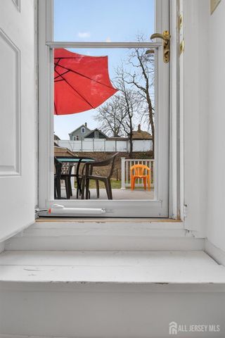 49 Metuchen Avenue, Woodbridge Proper, NJ 07095