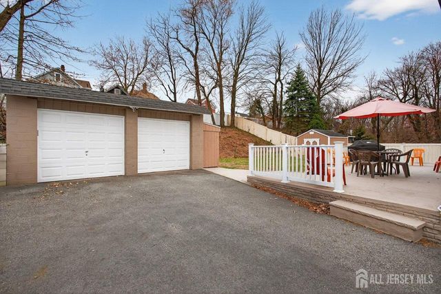 49 Metuchen Avenue, Woodbridge Proper, NJ 07095