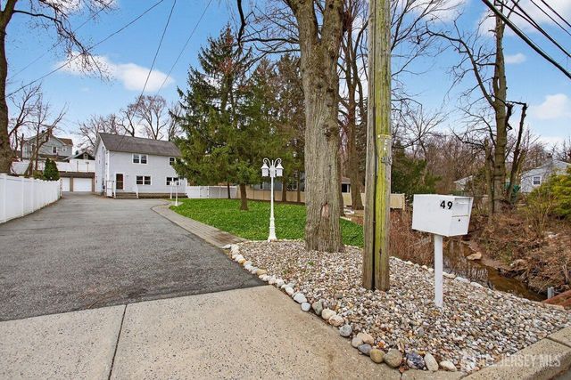 49 Metuchen Avenue, Woodbridge Proper, NJ 07095