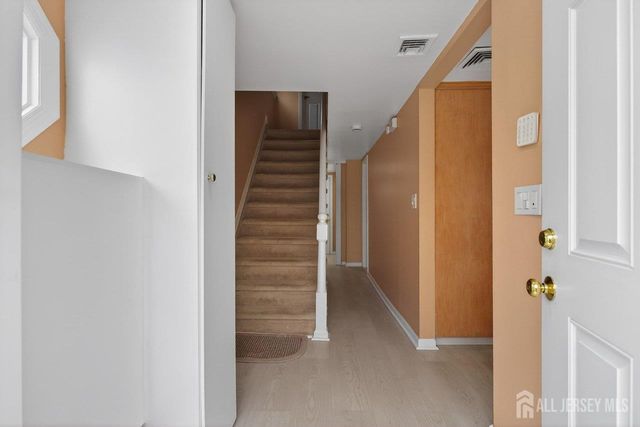 49 Metuchen Avenue, Woodbridge Proper, NJ 07095