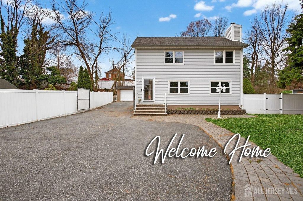 49 Metuchen Avenue, Woodbridge Proper, NJ 07095