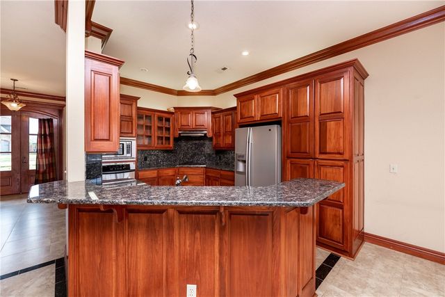 3902 SW Banbury Drive, Bentonville, AR 72712
