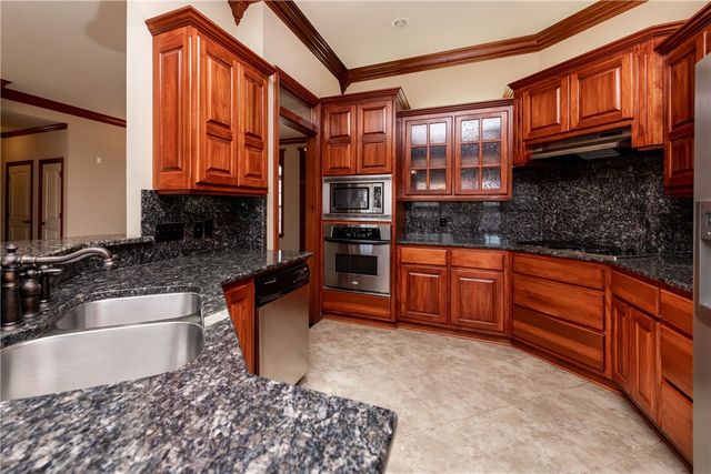 3902 SW Banbury Drive, Bentonville, AR 72712