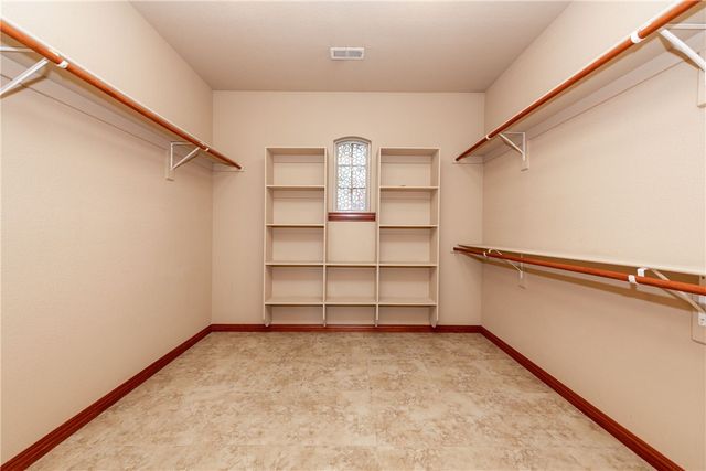 3902 SW Banbury Drive, Bentonville, AR 72712