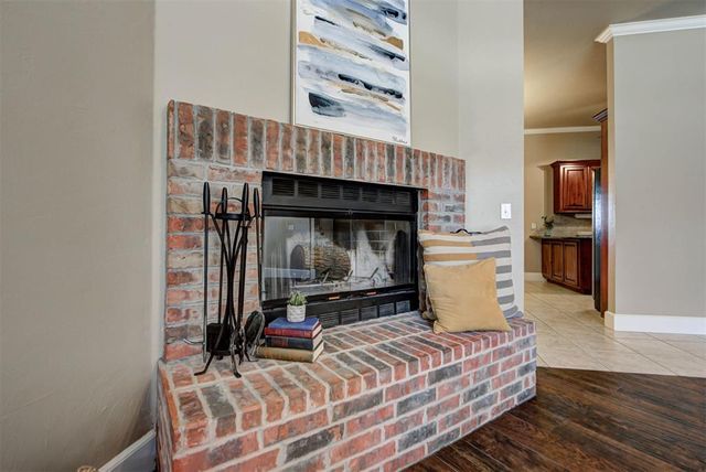 8687 Long Spur Trail, Edmond, OK 73034