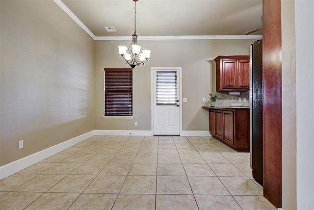 8687 Long Spur Trail, Edmond, OK 73034