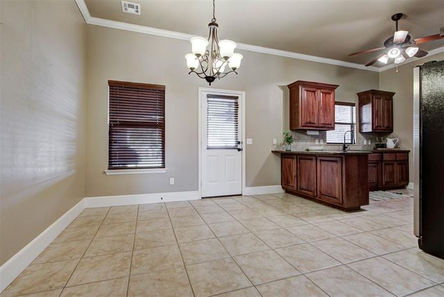 8687 Long Spur Trail, Edmond, OK 73034