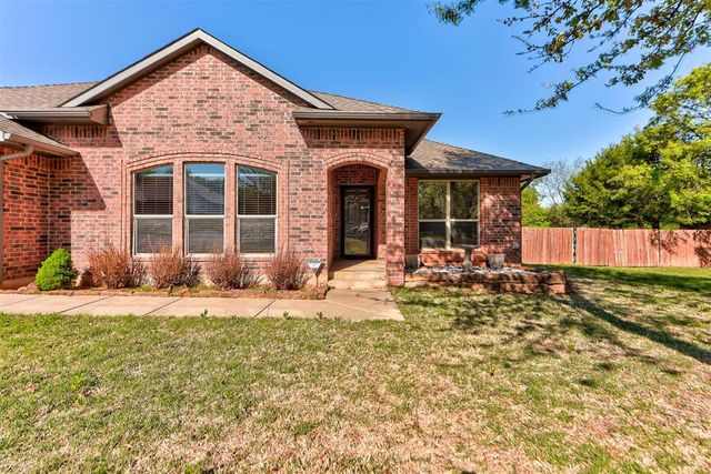 8687 Long Spur Trail, Edmond, OK 73034
