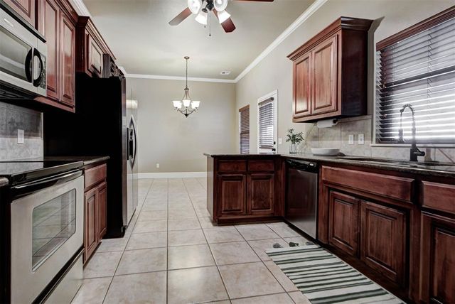 8687 Long Spur Trail, Edmond, OK 73034