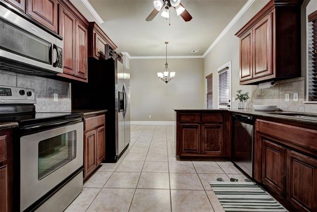 8687 Long Spur Trail, Edmond, OK 73034