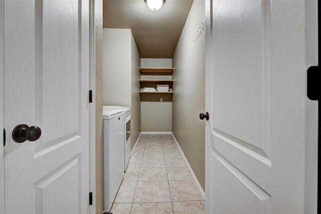 8687 Long Spur Trail, Edmond, OK 73034