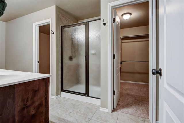 8687 Long Spur Trail, Edmond, OK 73034