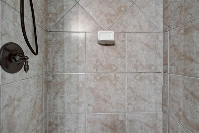 8687 Long Spur Trail, Edmond, OK 73034