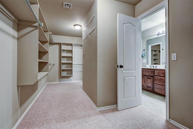 8687 Long Spur Trail, Edmond, OK 73034