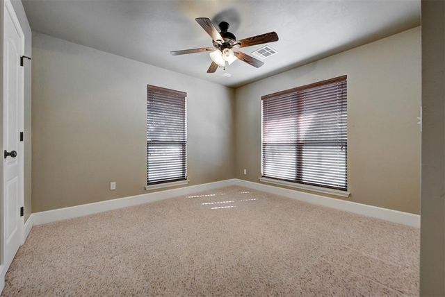 8687 Long Spur Trail, Edmond, OK 73034