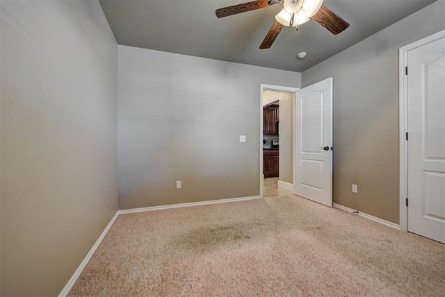 8687 Long Spur Trail, Edmond, OK 73034