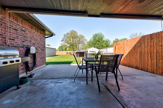 8687 Long Spur Trail, Edmond, OK 73034