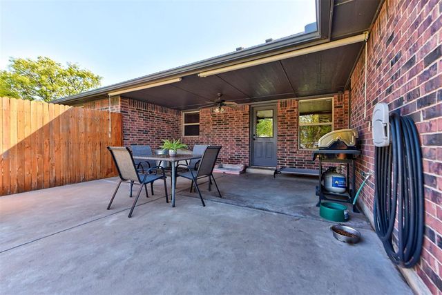 8687 Long Spur Trail, Edmond, OK 73034