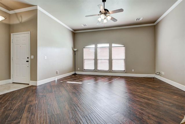 8687 Long Spur Trail, Edmond, OK 73034