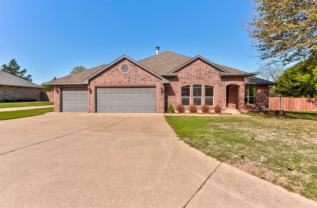 8687 Long Spur Trail, Edmond, OK 73034