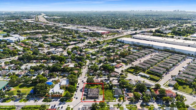 880 NW 25th Avenue, Fort Lauderdale, FL 33311