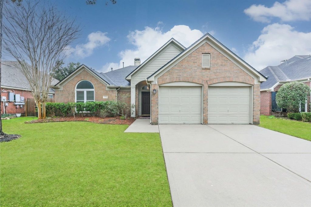 3714 Paigewood Drive, Pearland, TX 77584