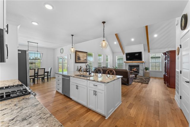 1805 Bergman Road, Pea Ridge, AR 72751