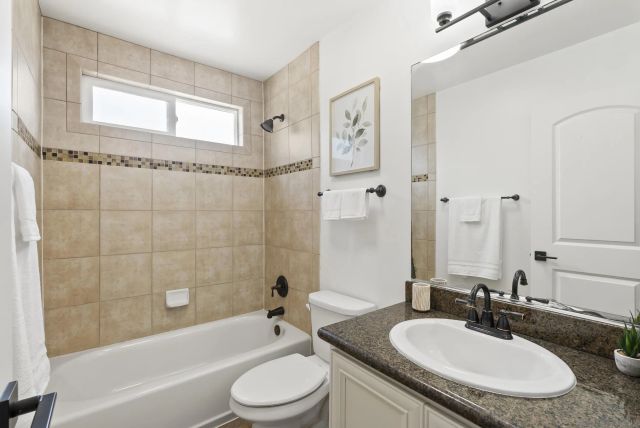 1030 Robinson Ave 101, San Diego, CA 92103