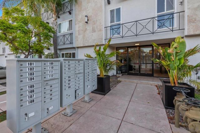 1030 Robinson Ave 101, San Diego, CA 92103