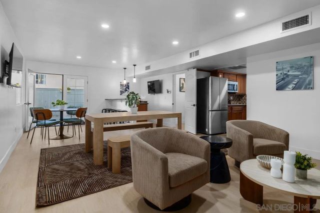1030 Robinson Ave 101, San Diego, CA 92103
