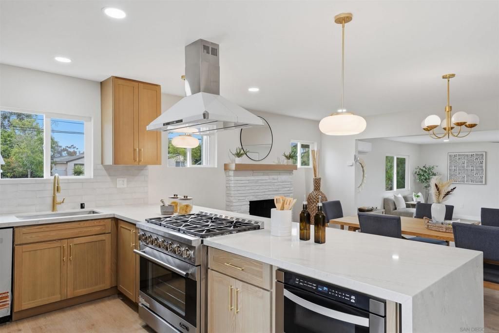 Image 10 of property listing at 3448 Willow, Bonita, CA 91902
