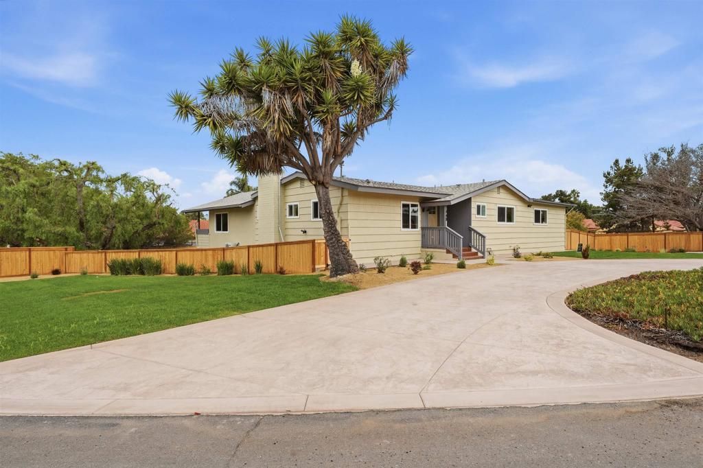 Image 2 of property listing at 3448 Willow, Bonita, CA 91902
