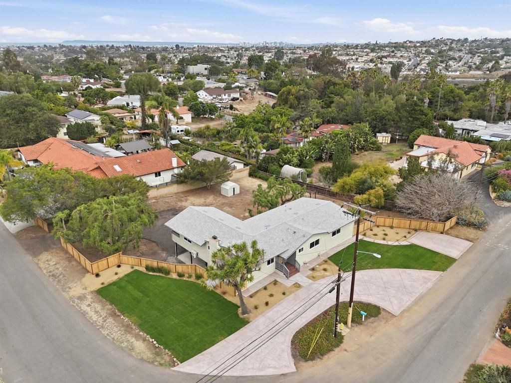 Image 32 of property listing at 3448 Willow, Bonita, CA 91902