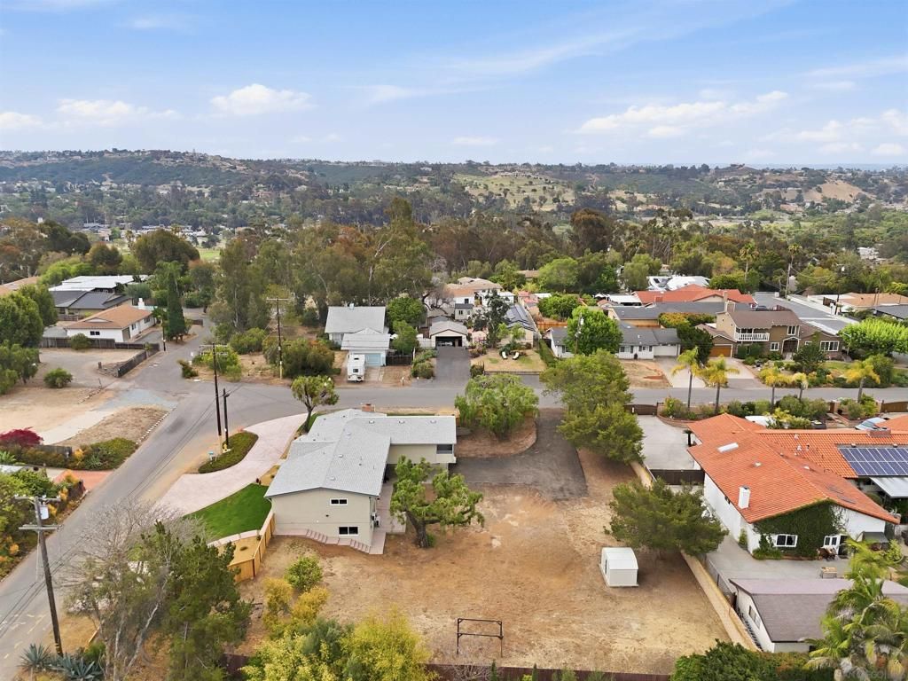 Image 34 of property listing at 3448 Willow, Bonita, CA 91902