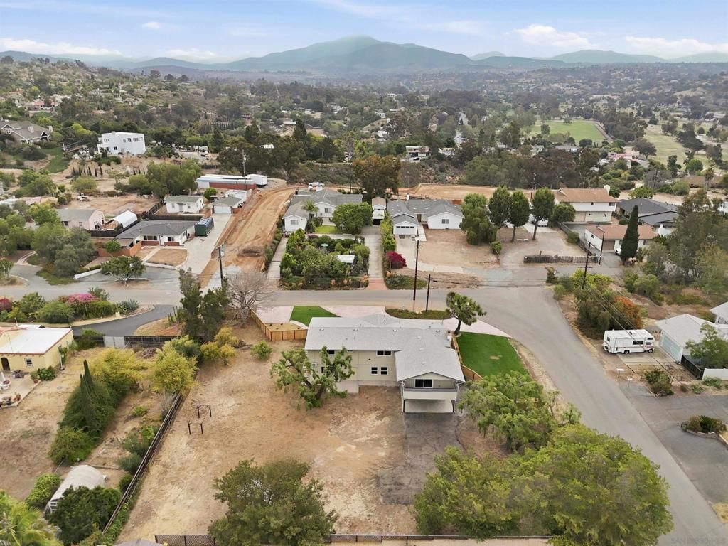 Image 35 of property listing at 3448 Willow, Bonita, CA 91902