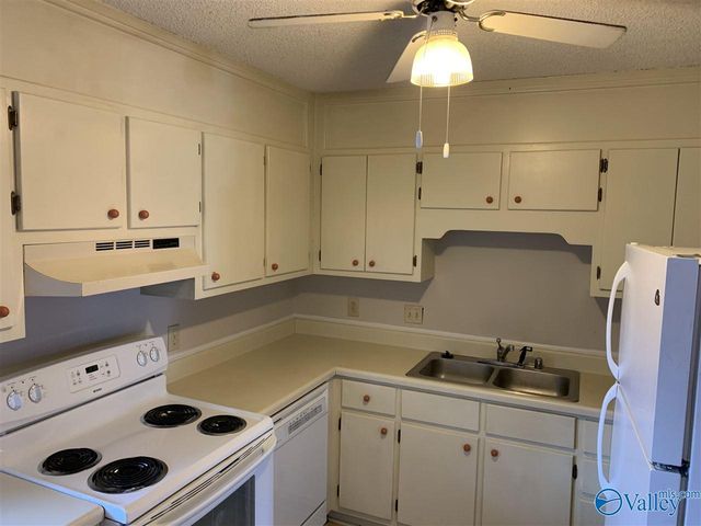 8142 Oldfield Road 3, Huntsville, AL 35802