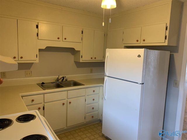 8142 Oldfield Road 3, Huntsville, AL 35802