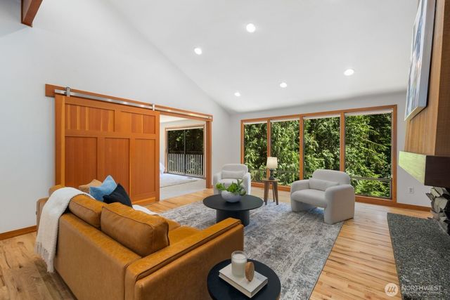 15826 266th Avenue SE, Issaquah, WA 98027