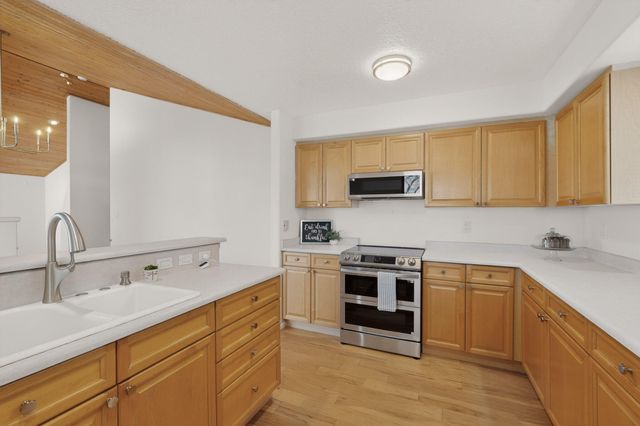 316 La Chamisal Lane NW, Los Ranchos, NM 87107